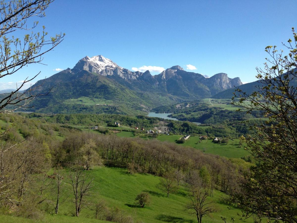 Au Fil Des Saisons Panzió Les Cotes de Corps Kültér fotó